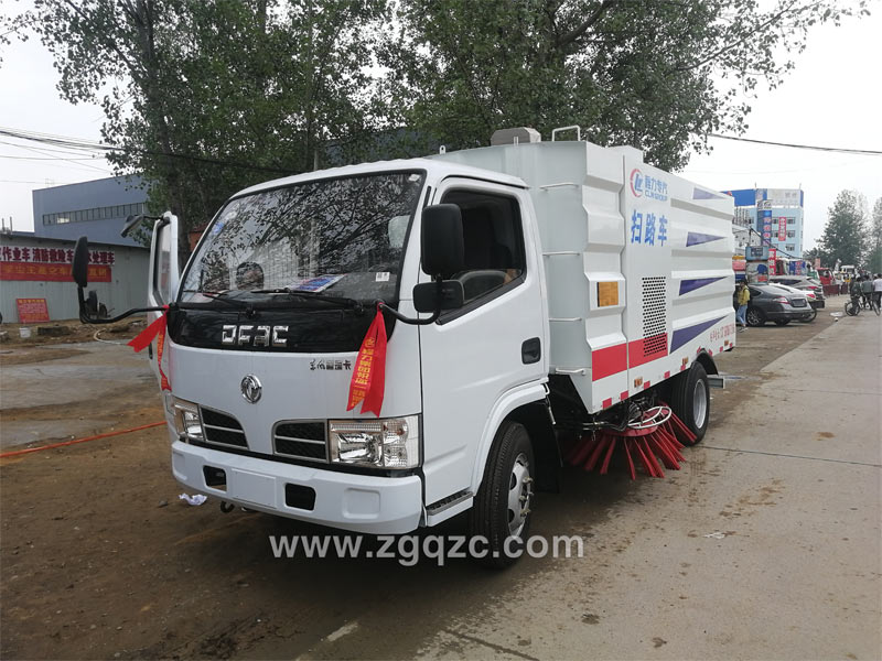 程力集團東風福瑞卡掃路車 程力集團東風福瑞卡掃路車