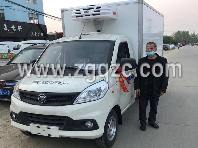 “湖北程力集團的田師傅,準(zhǔn)備將車開往客戶所在地” 湖北程力集團的田師傅,準(zhǔn)備將車開往客戶所在地